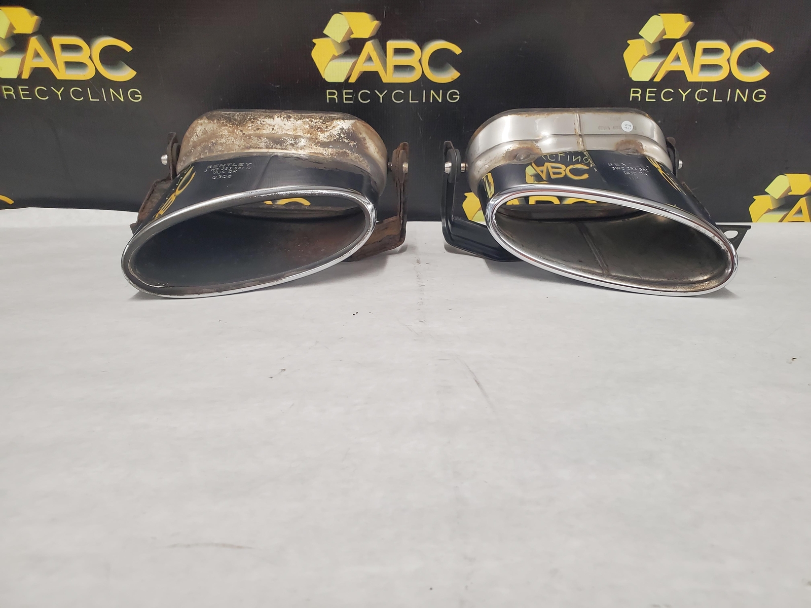 2007 Bentley Flying Spur Exhaust Tip Set (2) Left Right Chrome BENTLEY 07 OEM