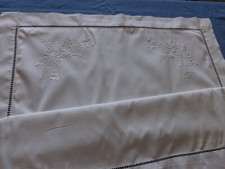 taie d'oreiller brodée, ancienne