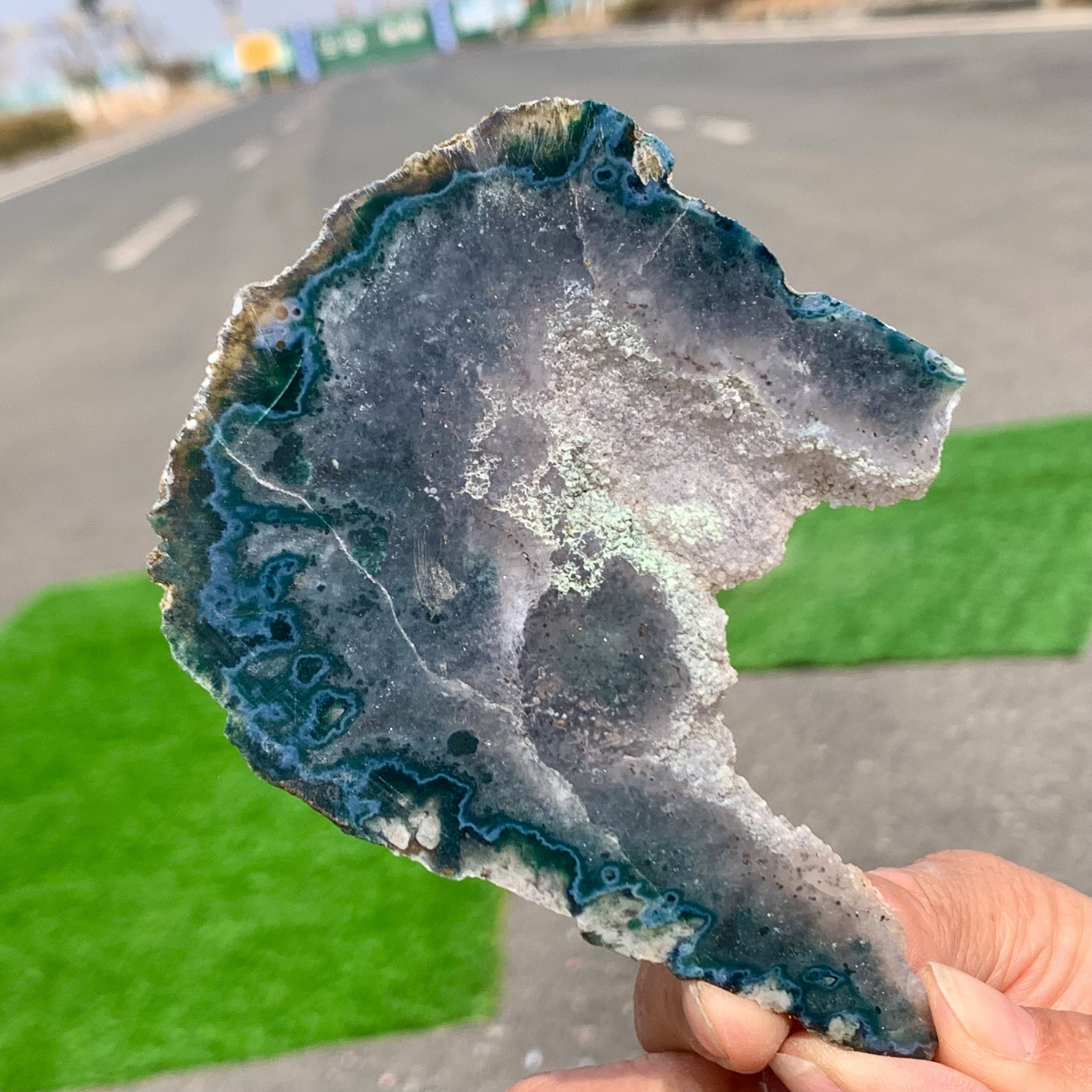 Natural 92G Amethyst Agate Crystal Cave Mineral Specimen