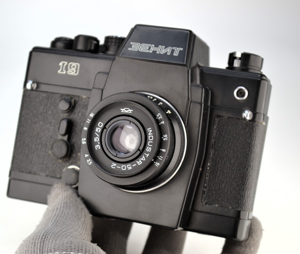1982 USSR ZENIT-19 HALF-AUTOMATIC SLR camera + INDUSTAR-50-2 lens