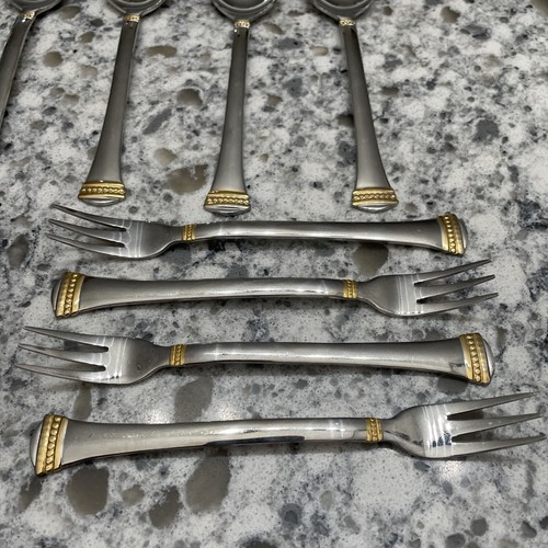 17 Pieces Towle Classique Beaded Gold Trimmed Flatware Spoon Knife Fork 18166 - Bild 4 von 5