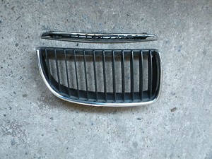 BMW 3er E90 E91 Ziergitter Kühlergrill Chromrahmen rechts 7120008 7117242