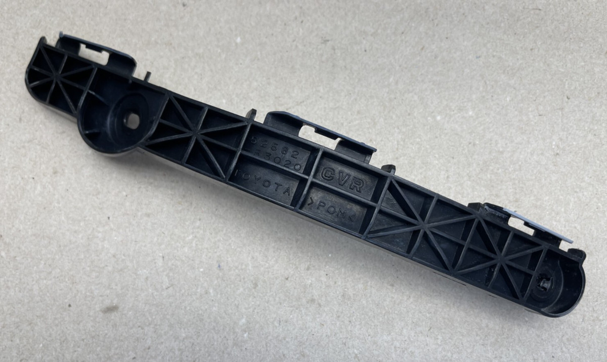10-15 Lexus IS250C IS350C REAR BUMPER RIGHT SIDE UPPER SUPPORT GUIDE 52562-53020