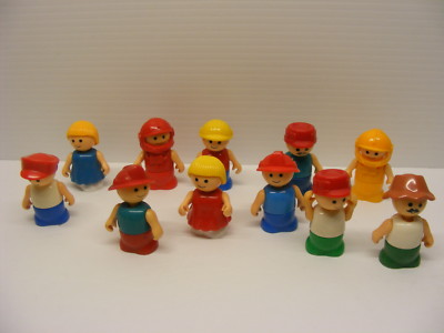 little play figures
