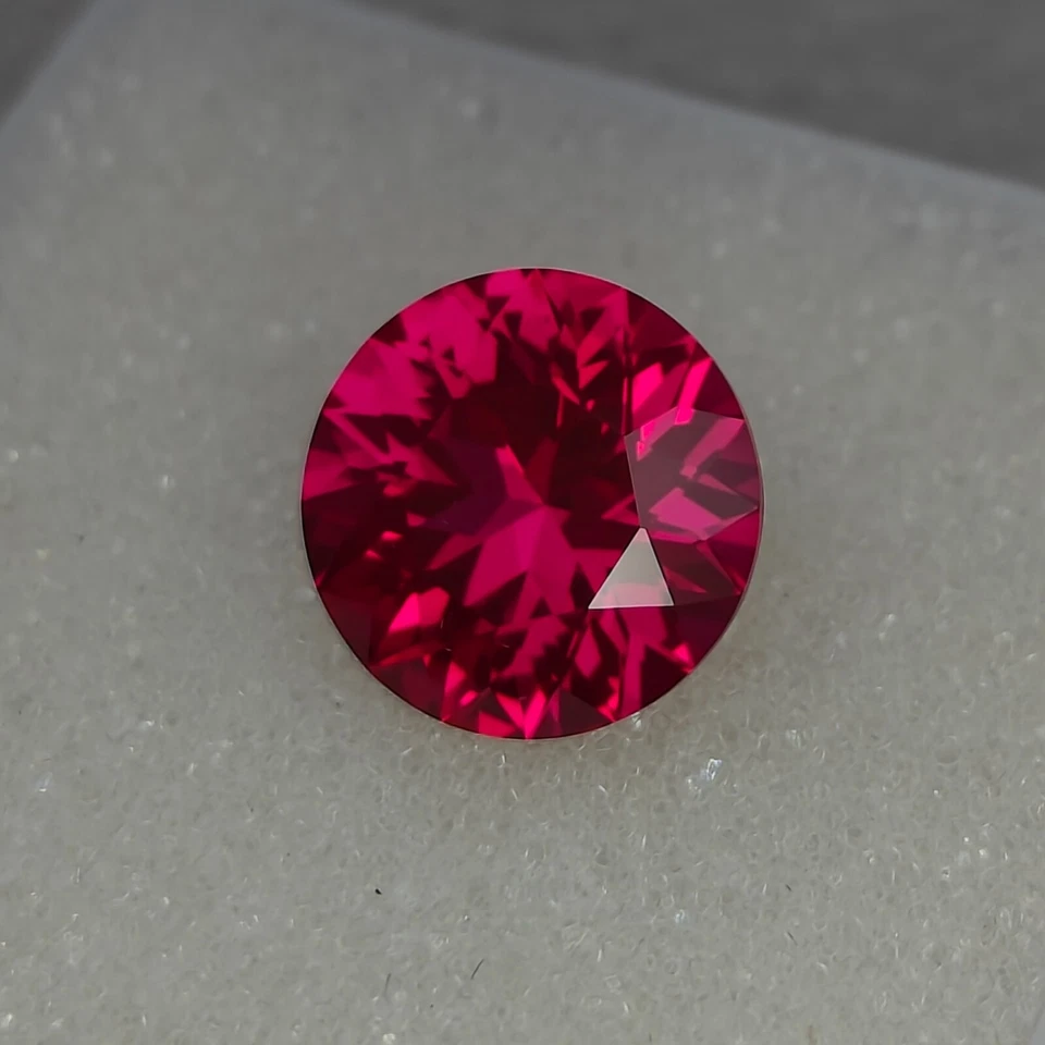 Precision Cut - 7.70 ct Lab Ruby, 12 MM Round Cut Ruby, Solitaire Gemstone - Image 3 of 4
