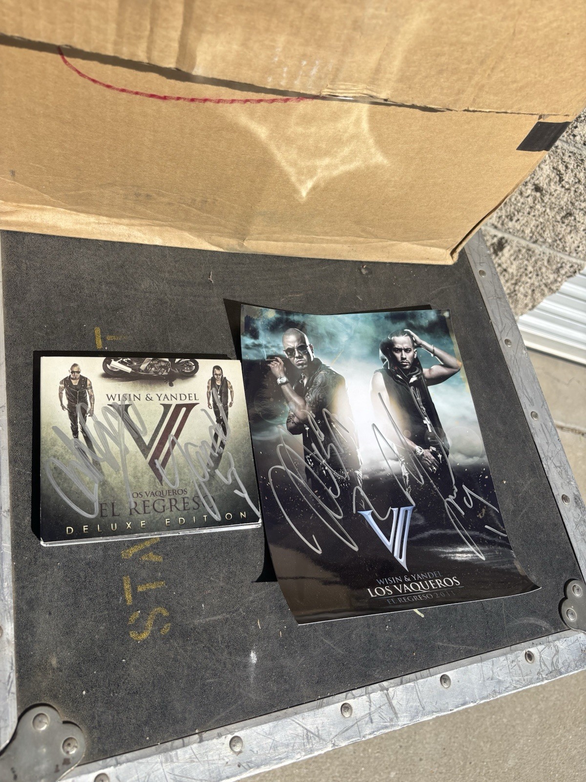Wisin Y Yandel Signed Cd & Poster Wisin Y Yandel Los Vaqueros Signed