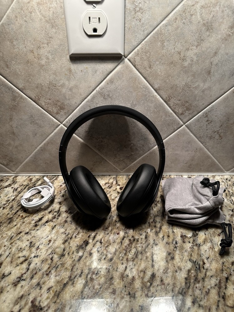 Beats Studio Pro Wireless Noise-Cancelling Over-Ear Headphones