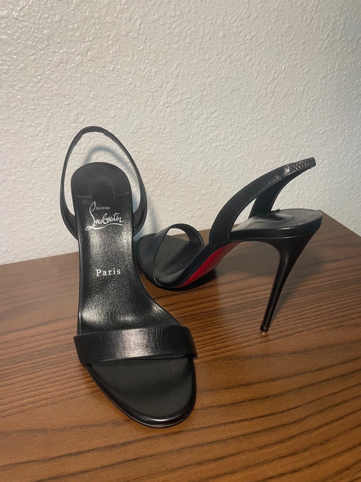 Christian Louboutin — Christian Louboutin O Marilyn 100mm Sandals Black Leather heels - Like New