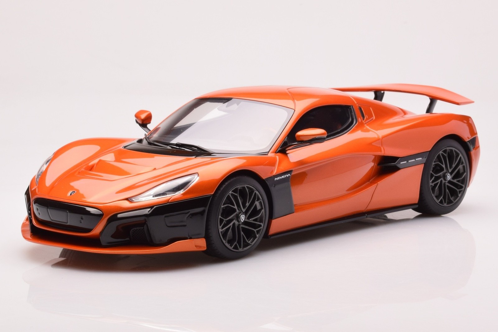 GT Spirit Rimac Nevera 2021 1:18 GT880