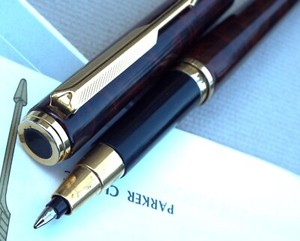 Parker 95 Thuya Brown Lacquer Rollerball Pen gold 1980 France case / papers