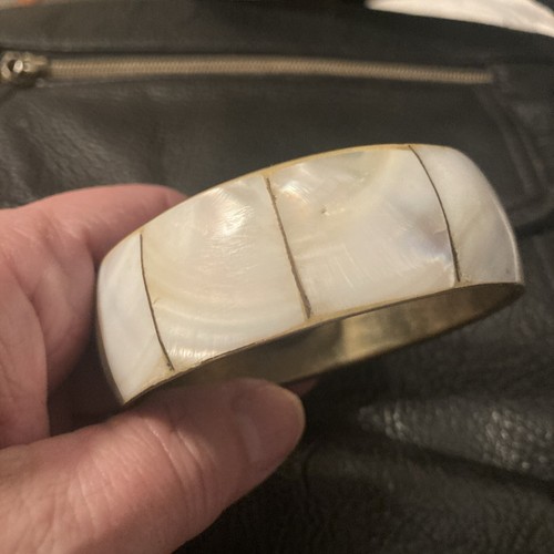 Lovely Vintage 70's Inlaid Mother Of Peal Brushed Bangle Bracelet Beautiful - Picture 2 of 5