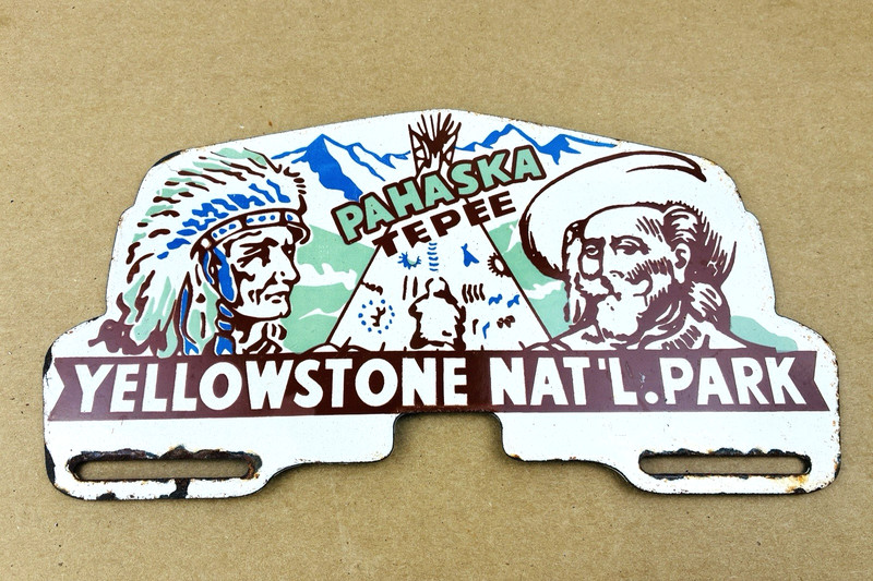 VINTAGE 12x6.5" YELLOWSTONE NAT'L. PARK GAS OIL  PORCELAIN LICENSE PLATE SIGN