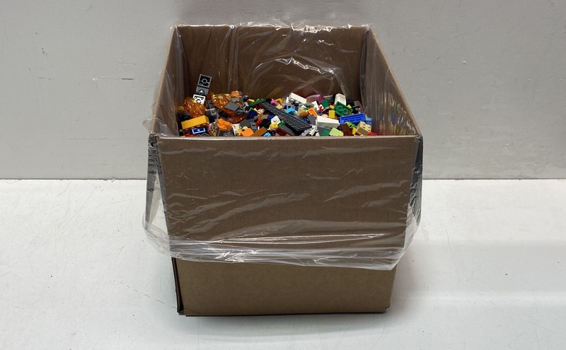 LEGO Bulk Bricks Pieces Lot Mixed Sets Themes 7.8 lbs Wheels Minifigure Parts