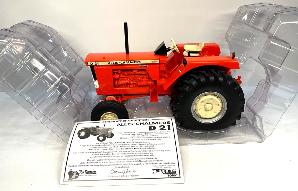 Allis Chalmers D21 Farm Tractor National Farm Show 2017 Model Ertl 1/16th Scale - Image 3 of 4