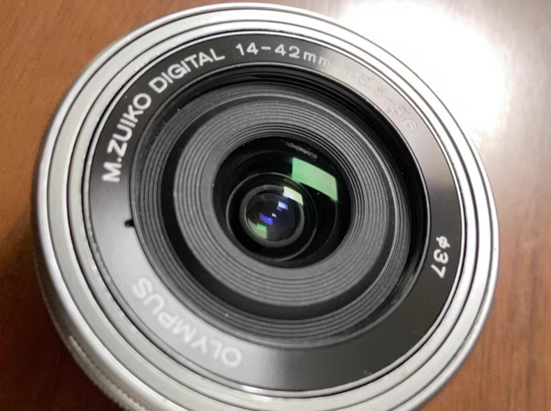 M.Zuiko Digital ED 14-42mm F3.5-5.6 EZ lens for Olympus EPL7 EPL8