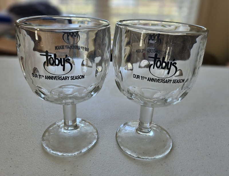 Pair of Toby's 11th Anniversary Theater Glass Goblet Barware 6" Yall