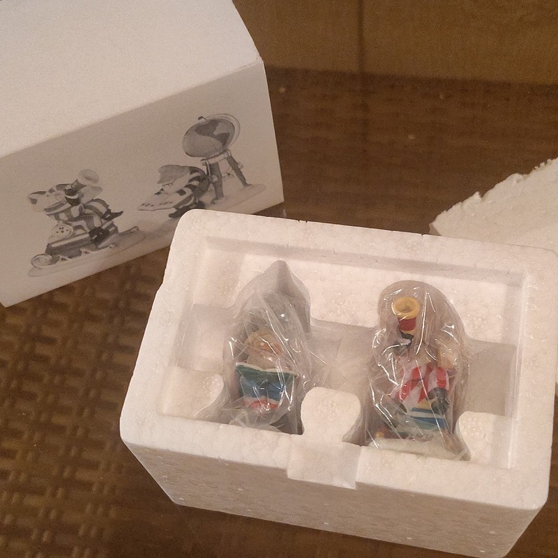 Department 56 Heritage Village Charting Santa's Course Set of 2 #5636-4