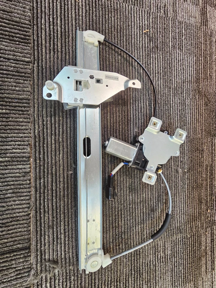 Conjunto regulador motor ventana eléctrica Dorman 741-630 para Chevrolet Impala 00-05 Foto 4 de 4