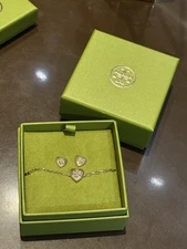 Tory Burch GIFT SETS  Earring Bracelet Set  #172728OUTLET $200 Tory Gold/Crystal