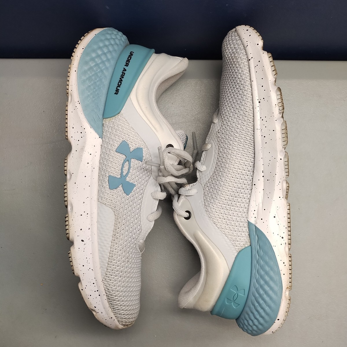 Under Armour Charged Escape 4 Sneakers Womens Size 8 Multi Lace Up