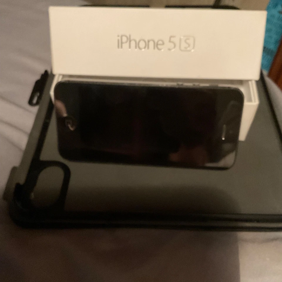 Apple iPhone 5S - 16 GB - Gris espacial (Desbloqueado) Foto 2 de 3