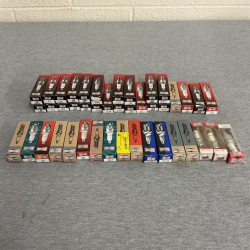 Champion Spark Plugs Mixed Lot New 43 Pieces NOS Assorted Mix Wholesal - 第 1/7 張圖片