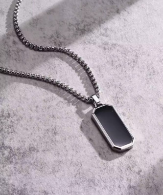   Chaine Longue 70 cm avec Pendentif Rectangulaire Noir   Look Premium