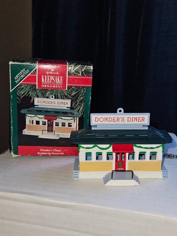 Hallmark 1998 Donder’s Diner Christmas Ornament Sculpted By Donna Lee