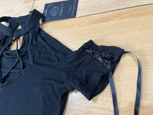 DARK IN LOVE Black Cold Shoulder Short Sleeve Top Shirt - Women's Jrs M - NEW - 第 11/13 張圖片