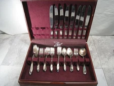 Vintage Oneida Community Tudor Flatware 50pc Plate Silverplate Set Floral Chest