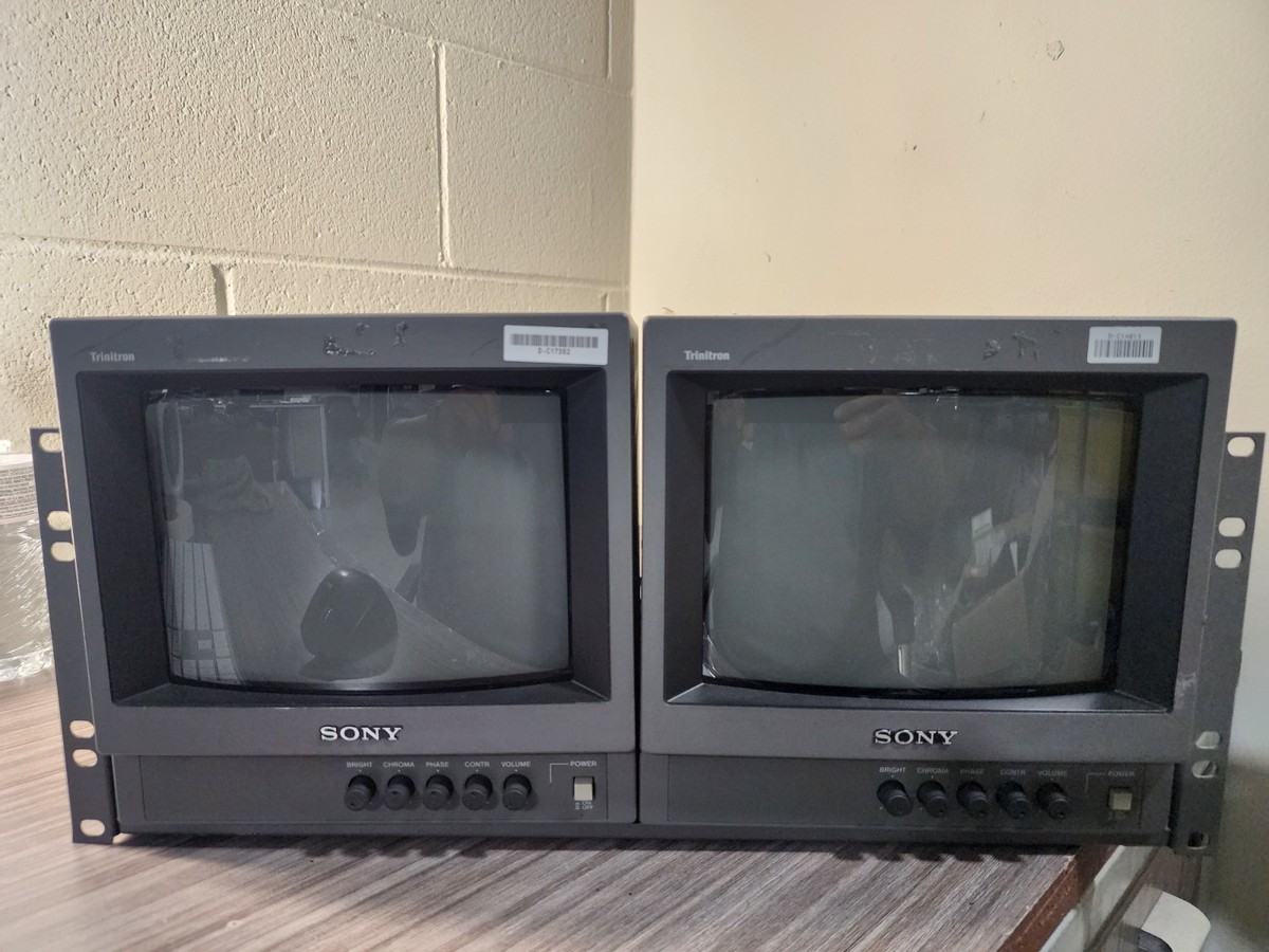 LOT OF 2 SONY PVM-8040 Trinitron Color Video CRT with Rack Mount