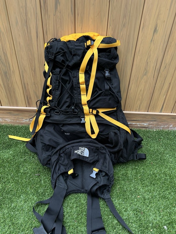 The North Face TNF Spectrum Internal Frame Backpack 60L W-S Black Yellow