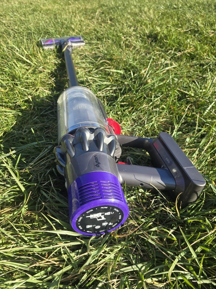 Dyson Cyclone v10 Total Clean + TESTED WORKING Good Condition - Image 2 of 4