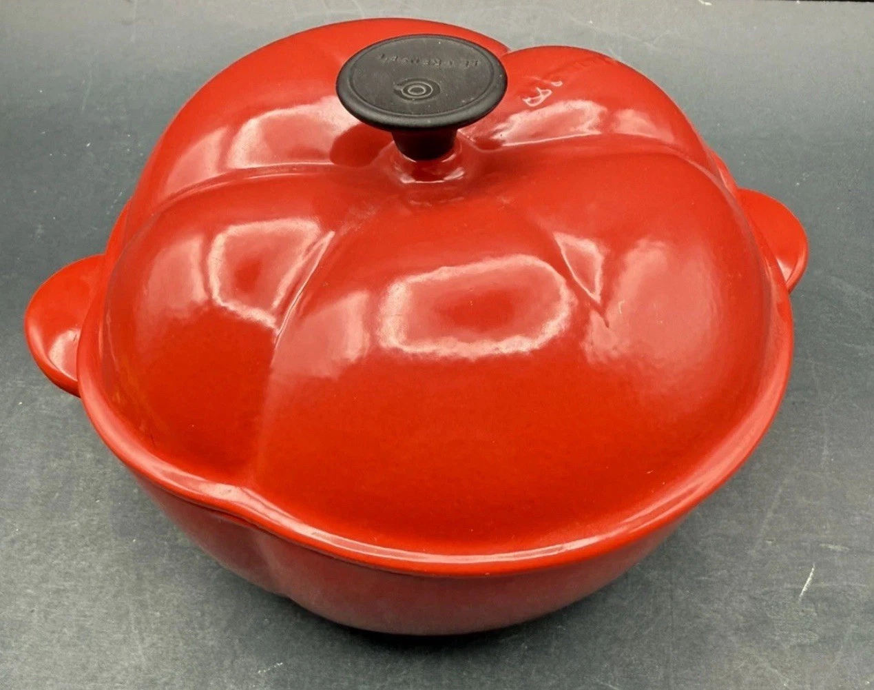 Le Creuset Red Tomato Cocotte Enameled Cast Iron Dutch Oven 2.25 Qt CC
Opens in a new window or tab