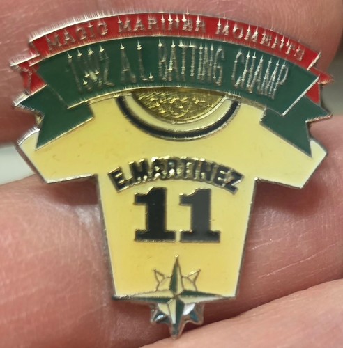 SEATTLE MARINERS MAGIC MOMENTS 4 LAPEL PIN SET w/CARDS -DAIRY QUEEN SPONSOR - Picture 5 of 14
