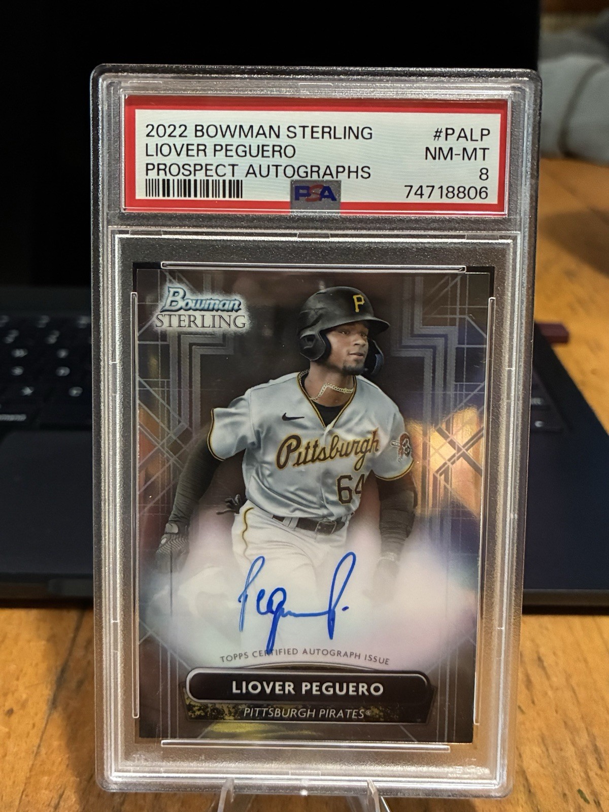 LIOVER PEGUERO AUTO 2022 BOWMAN STERLING #PA-LP RC PITTSBURGH PIRATES PSA 8
