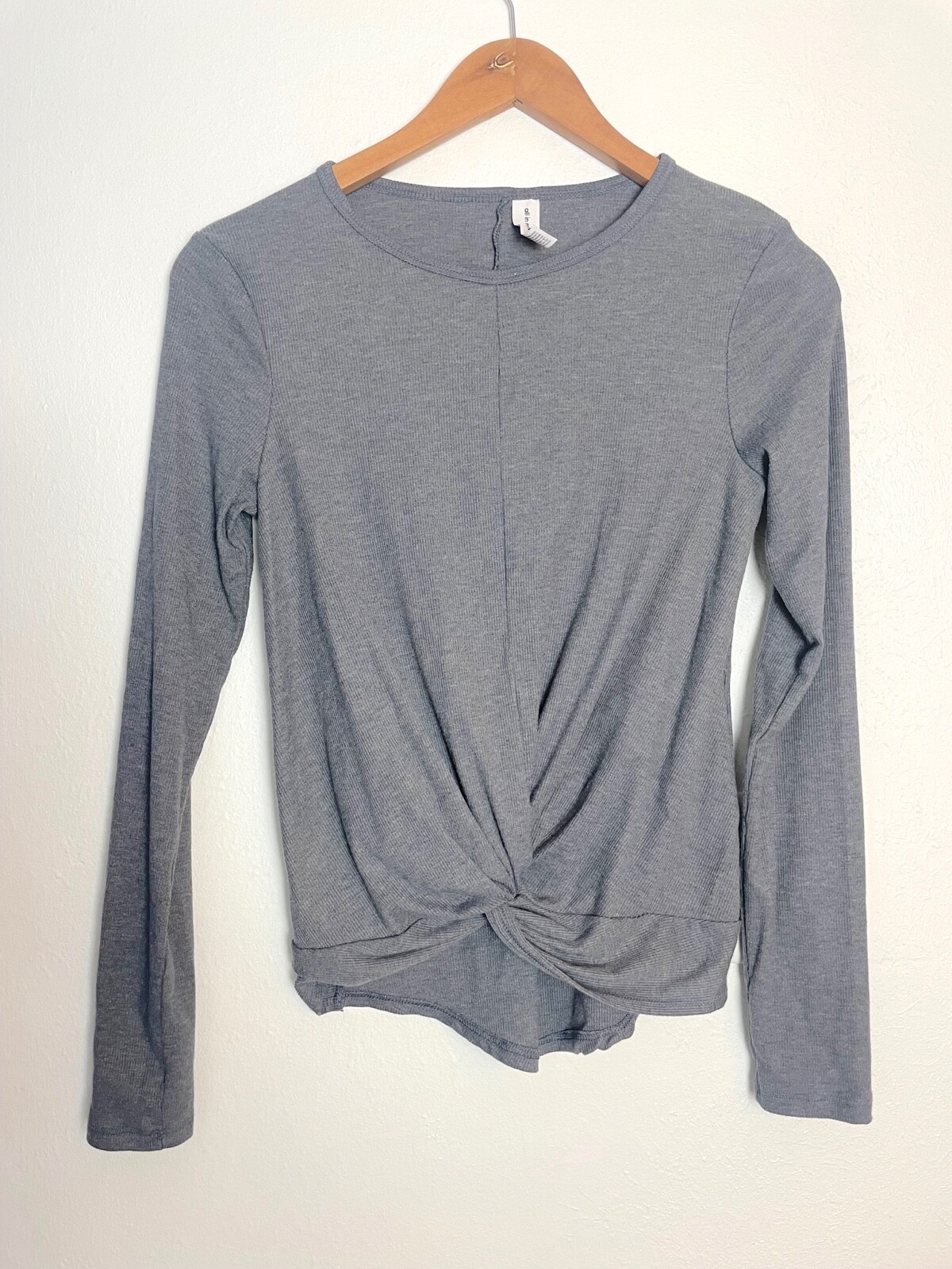 All in Motion Shirt Women's Small S Long Sleeve Twist-Front T-Shirt - Gray