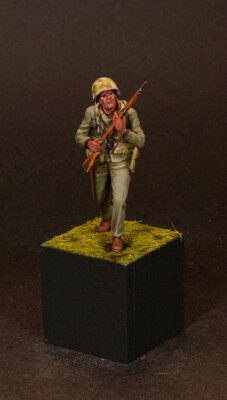 One American US Marine WWII from MB3589 Pro Built & Painted 1/35 scale