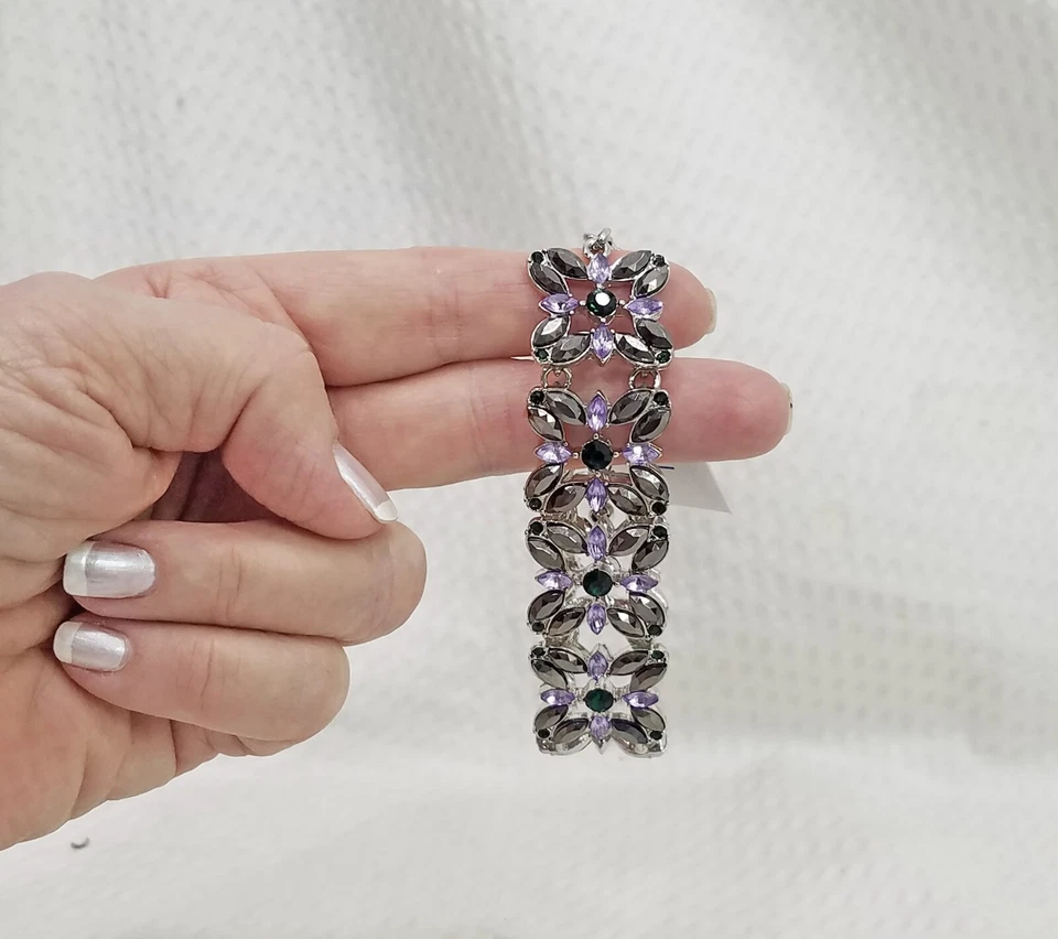 Brazalete de eslabones ViVI metálico topo, lavanda y cristal verde tono plata firmado Foto 2 de 4