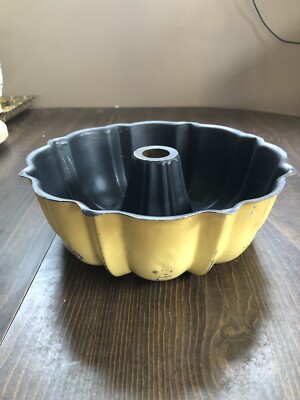 Vintage Ombre' Harvest Gold Bundt Cake Pan, Egg Bakes & Monkey Bread, Retro 1980