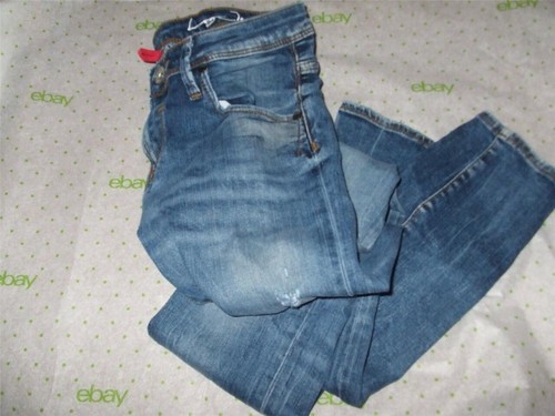 $68 LOGO AZUL LAVADO MEDIO DESTRUIDO JEANS CRUDOS PERSONALIZADOS TALLA 28/28 CREMALLERA MOSCA - Imagen 2 de 5