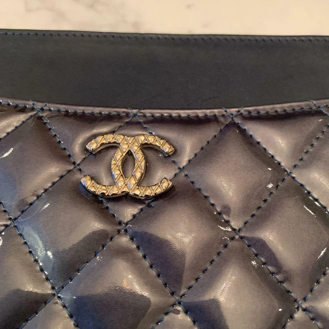 Auth CHANEL Matelasse Patent Leather Enamel iPad Case Leather