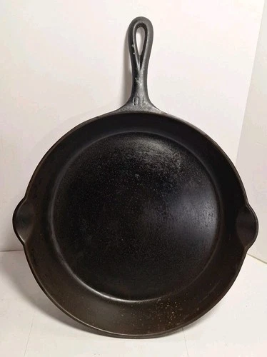 VTG Griswold #10 Cast Iron Skillet Large Block Logo Heat Ring 716A 716 A -