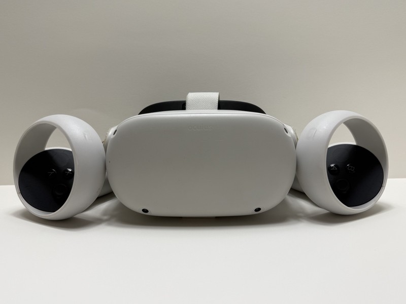 Meta Oculus Quest 2 128GB Advanced All-In-One VR Headset and Controllers - White