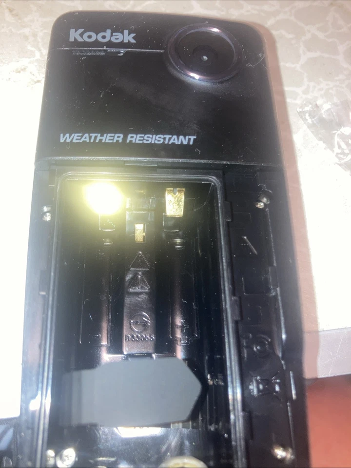 Kodak Zx1 Pocket Camcorder - Black/Red 720P HD - Image 4 of 4