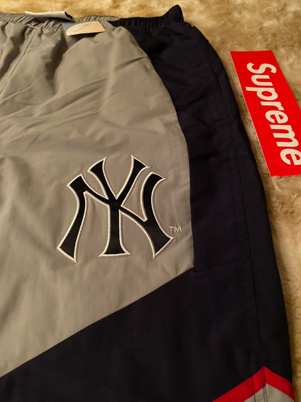 Supreme New York Yankees Size SMALL MLB Navy Track Pants