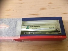 Lot..966K...OO GAUGE BACHMANN 38-200 JPA BOGIE CEMENT WAGON...LAFARGE.......#30#