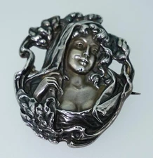 William Link 1902 Art Nouveau Sterling Silver Repoussé Pin