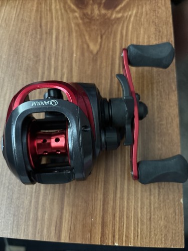 Quantum Pulse Baitcast Fishing Reel, Size 100 Right-Hand Retrieve, 6.6:1 Gear