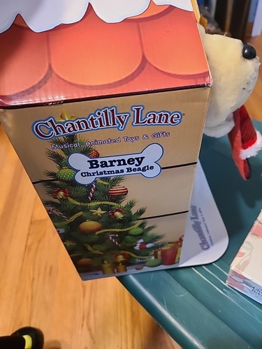 Barney Christmas Beagle Plush Musical, Animated Toys & Gifts Chantilly Lane NEW - Picture 6 of 7